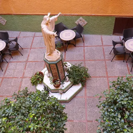 Loreto 招待所 德尼亚